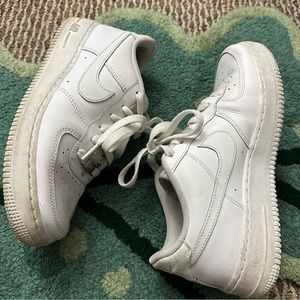 White Nike Air Force 1’s size 6.5Y (Women’s 8)